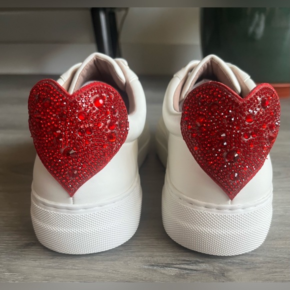 NWB/NWT Betsey Johnson White Sneakers with Red Heart heel Presley - Picture 11 of 11
